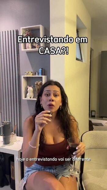 Julia Alvarenga
