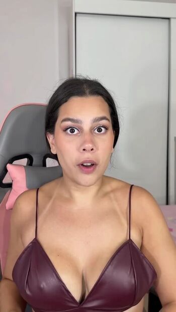 Julia Alvarenga