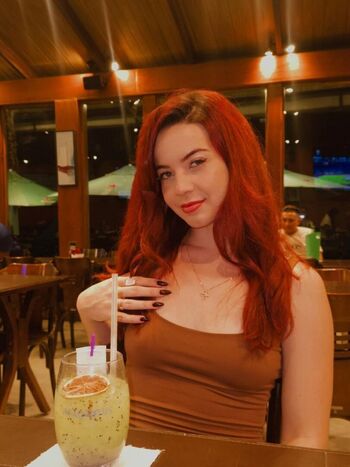 Julia Linhares