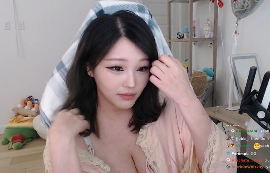 Kang Hee Yoon