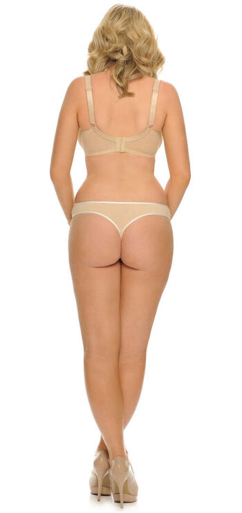 Kate Curvy