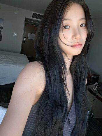 Kazuha Nakamura 中村 一葉