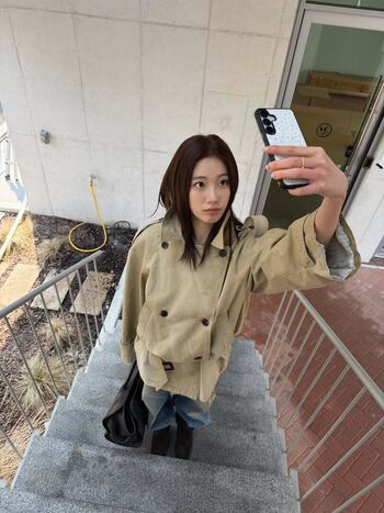 Kazuha Nakamura 中村 一葉