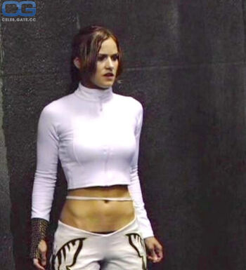 Kelly Overton