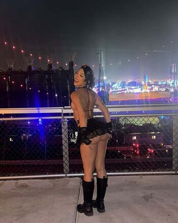 kn0bbyknees