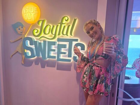 Lacey Evans