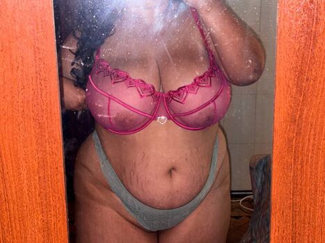 lady687_