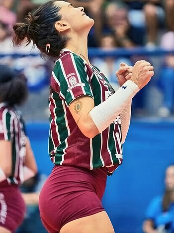 Lara Nobre