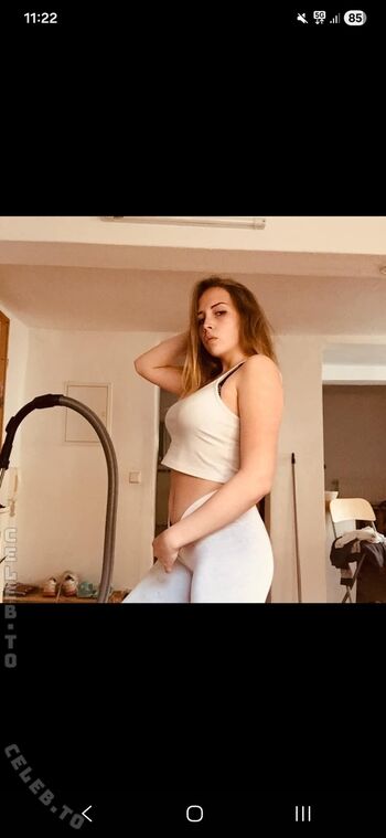 Laurajane02