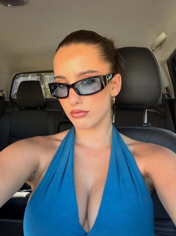 Lauramjj_