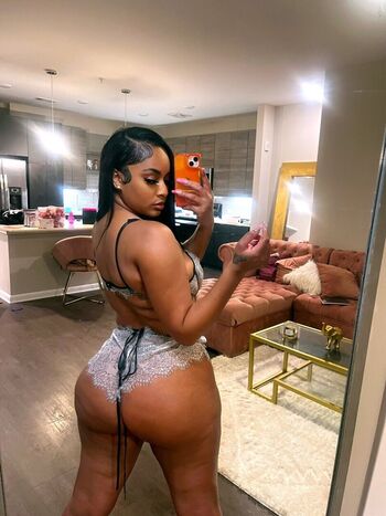 laurenisbackkk