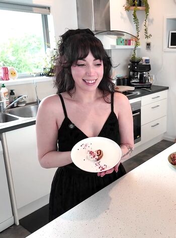 Layna Lazar