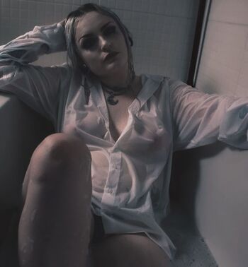 Leora_Nyx