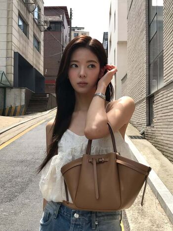 lia_loves___