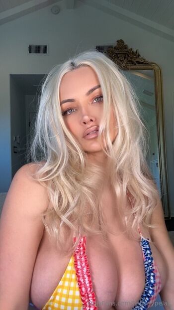 Lindsay Pelas