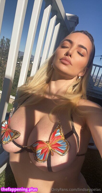 Lindsey Pelas