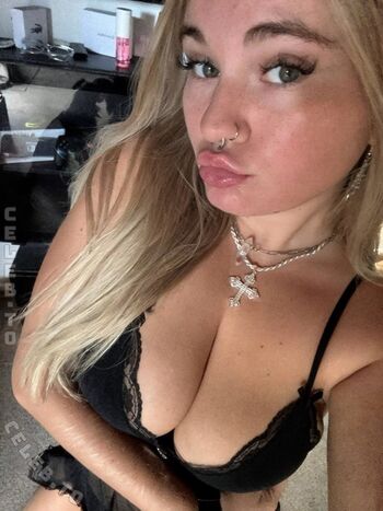 Lizzy Cherry