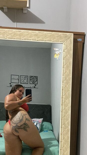 Loira_da_titan