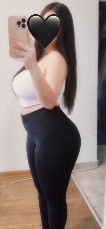 LolaPinky