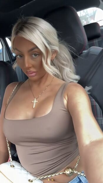 Lucyrebeccaofficial