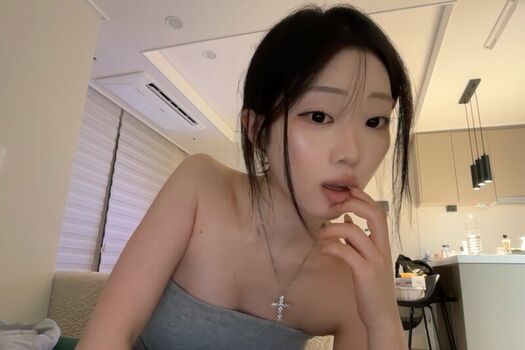 Lydia Hwang