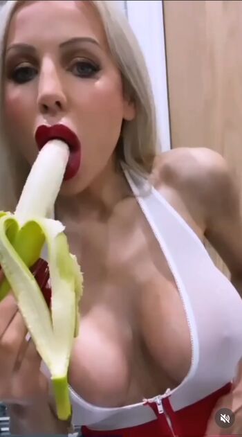 Lyndsey Scottish Milf For The Gym