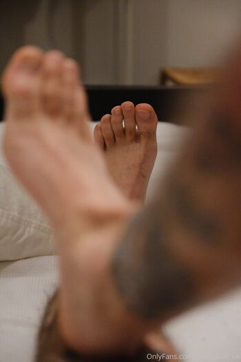 male_feet_uk