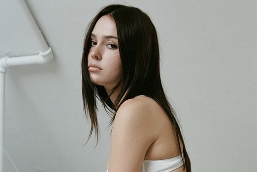 Mazzy Joya / mazzyjoya / petalspliff