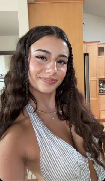 Mikayla Campinos