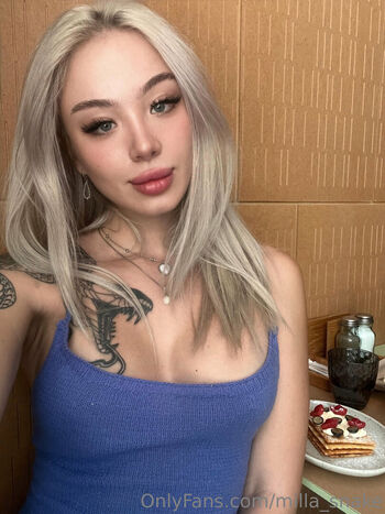 milla_snake