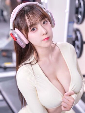 mina_pochico