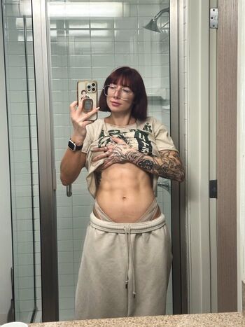 Molly Dixx