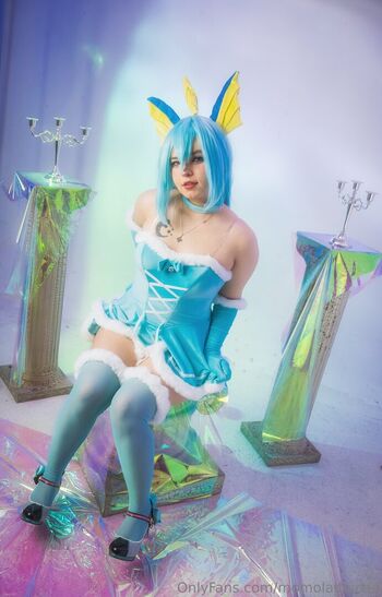 Momoiro Cosplay