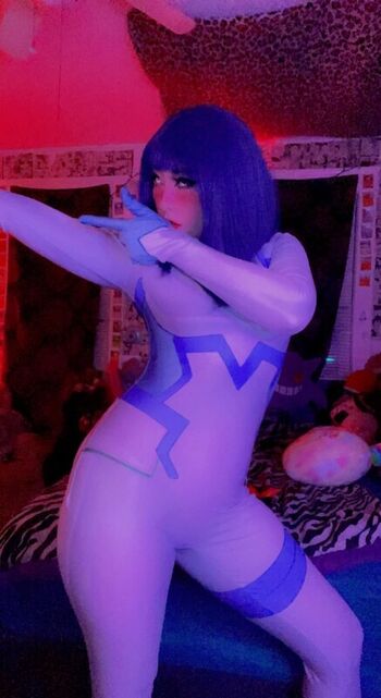 nakedmyoon