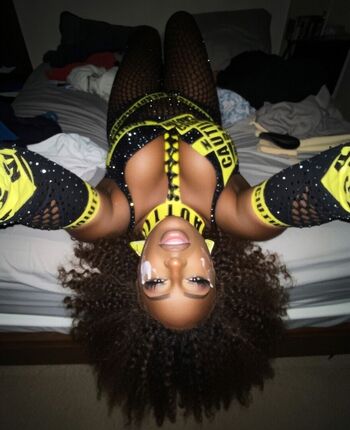 Naomi Wwe
