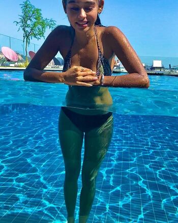 Nelufar Hedayat