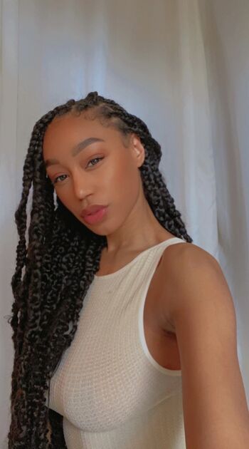 Nia Simone