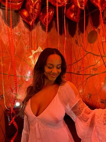 Nia Sioux
