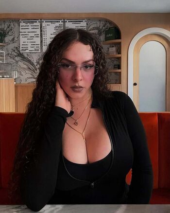 nicolejinsui