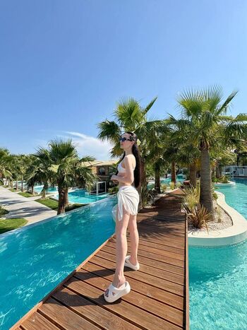 petite_bella