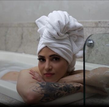 Polyana Viana