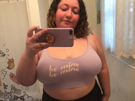 Queentracyxo