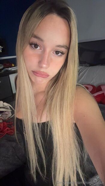 Romi_blue