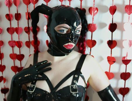 Rubber Scarlett