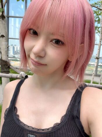 Sakura Miyawaki 宮脇 咲良