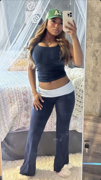 Samantha Marie