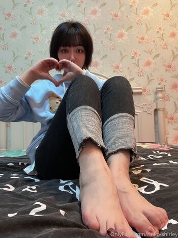 shirley_pinksoles