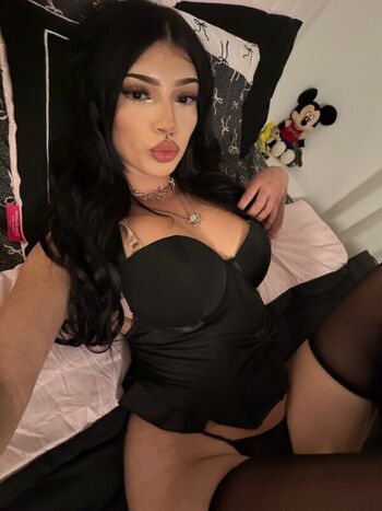 sickgirltati