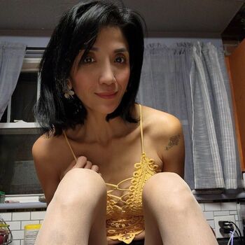 SkinnyChinaMilf