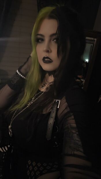 SpookshowBebe